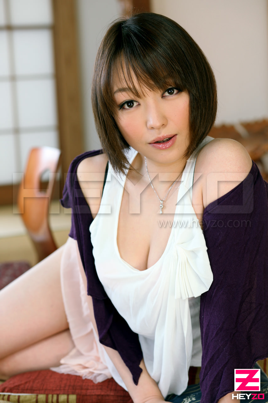 隣の痴女のフェロモン警報~無尽蔵な愛欲の虜になったM系学生~