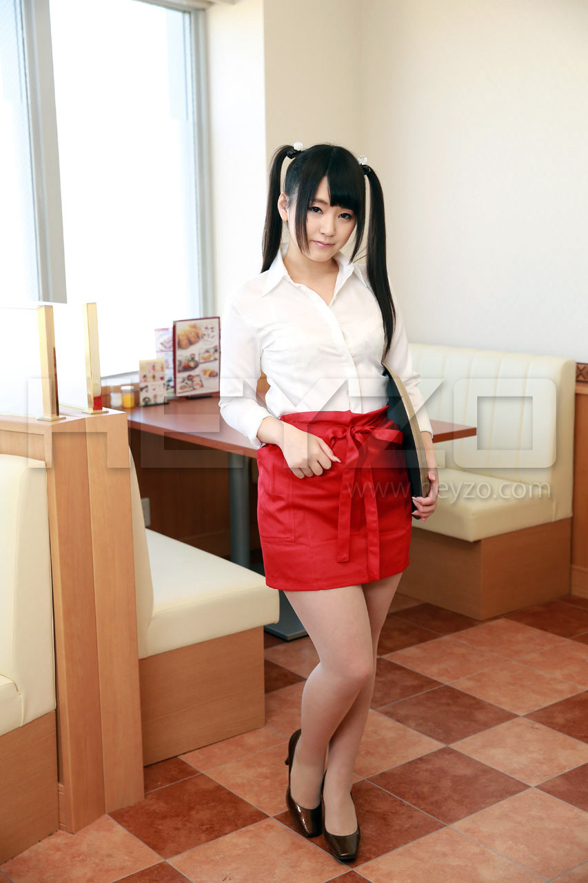 カフェでバイト中のロリっ娘をハメる~ミルクは多めでお願いします~