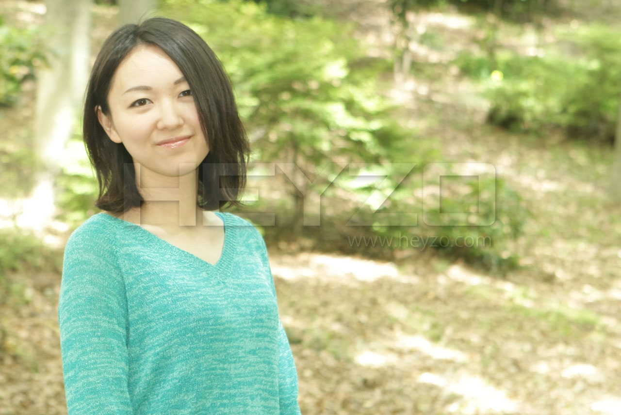 ランチタイム限定！小遣い稼ぎにエッチなことしちゃうショップ店員